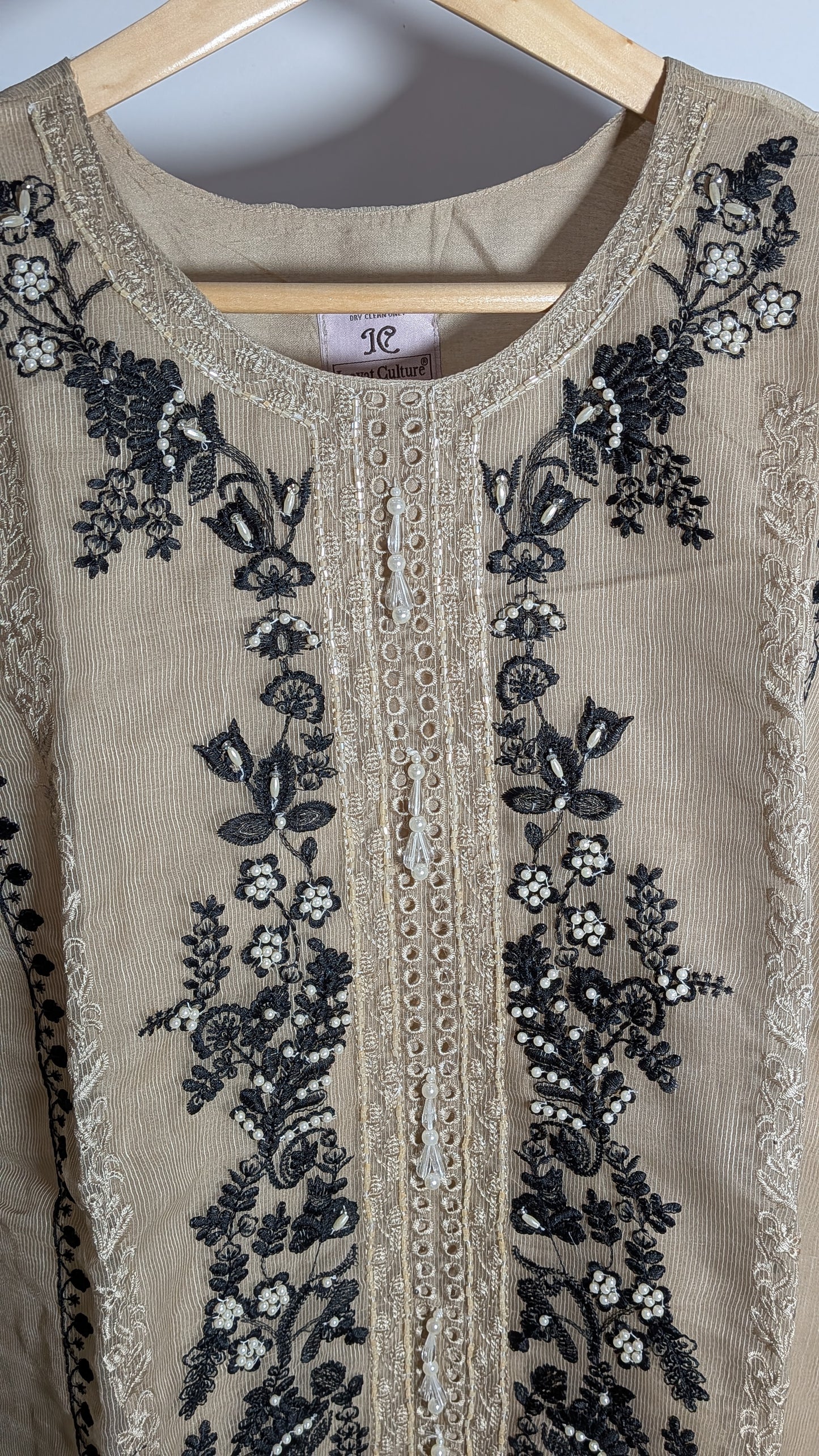 Luxe Pearl-Embellished Ribbed Tissue Kurta Set | Loop-Edge Edition