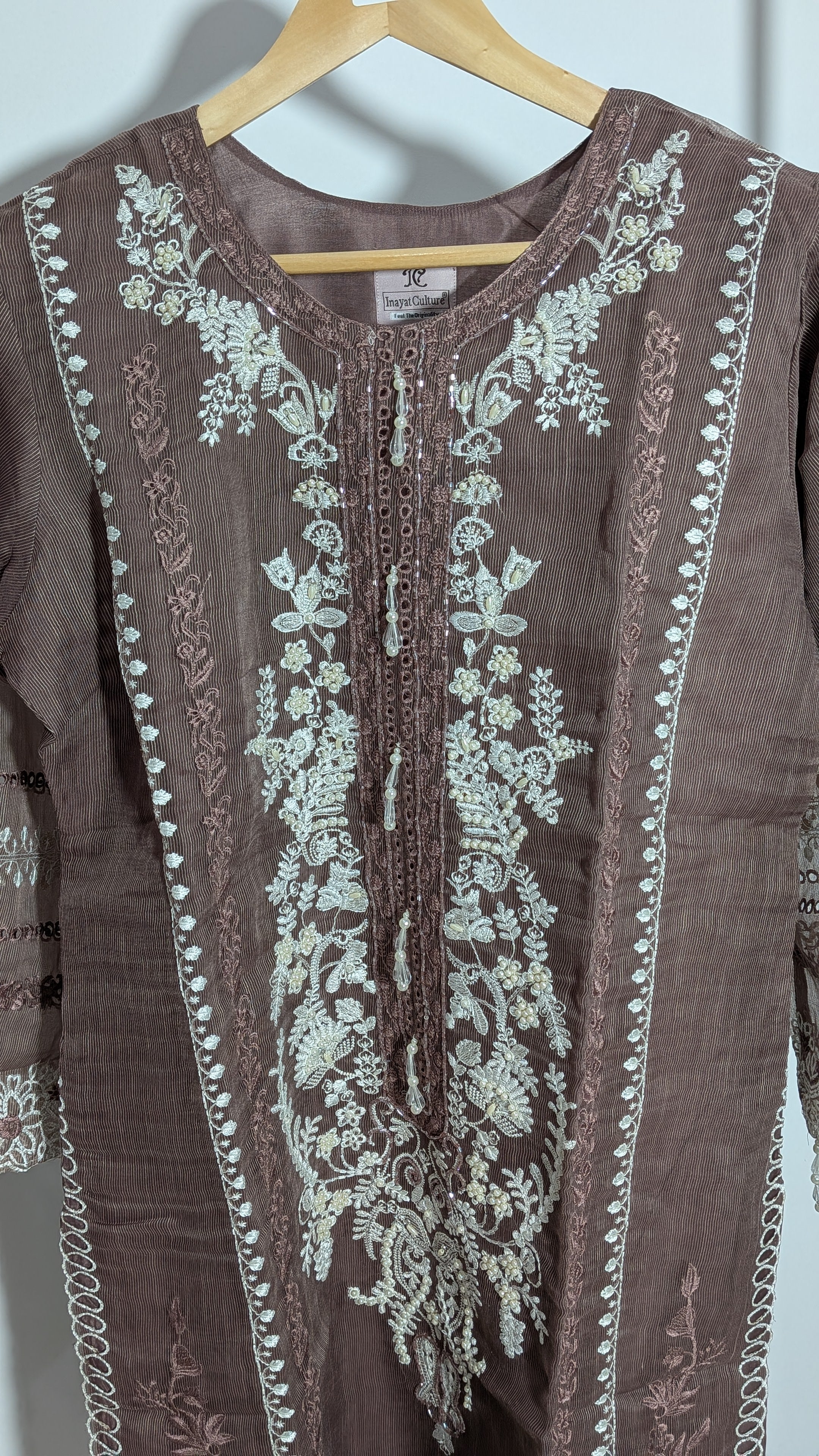 Luxe Pearl-Embellished Ribbed Tissue Kurta Set | Loop-Edge Edition