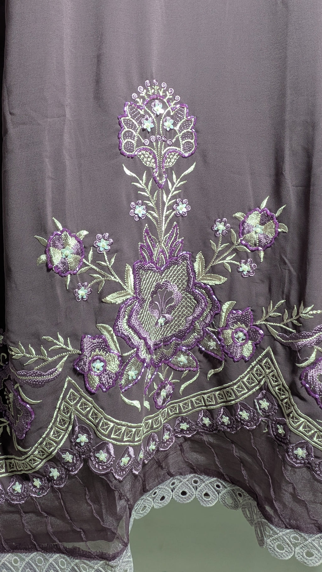 Naqsh Premium Ivory & Mauve Embroidered Suit Set | Shibori Dupatta Edition